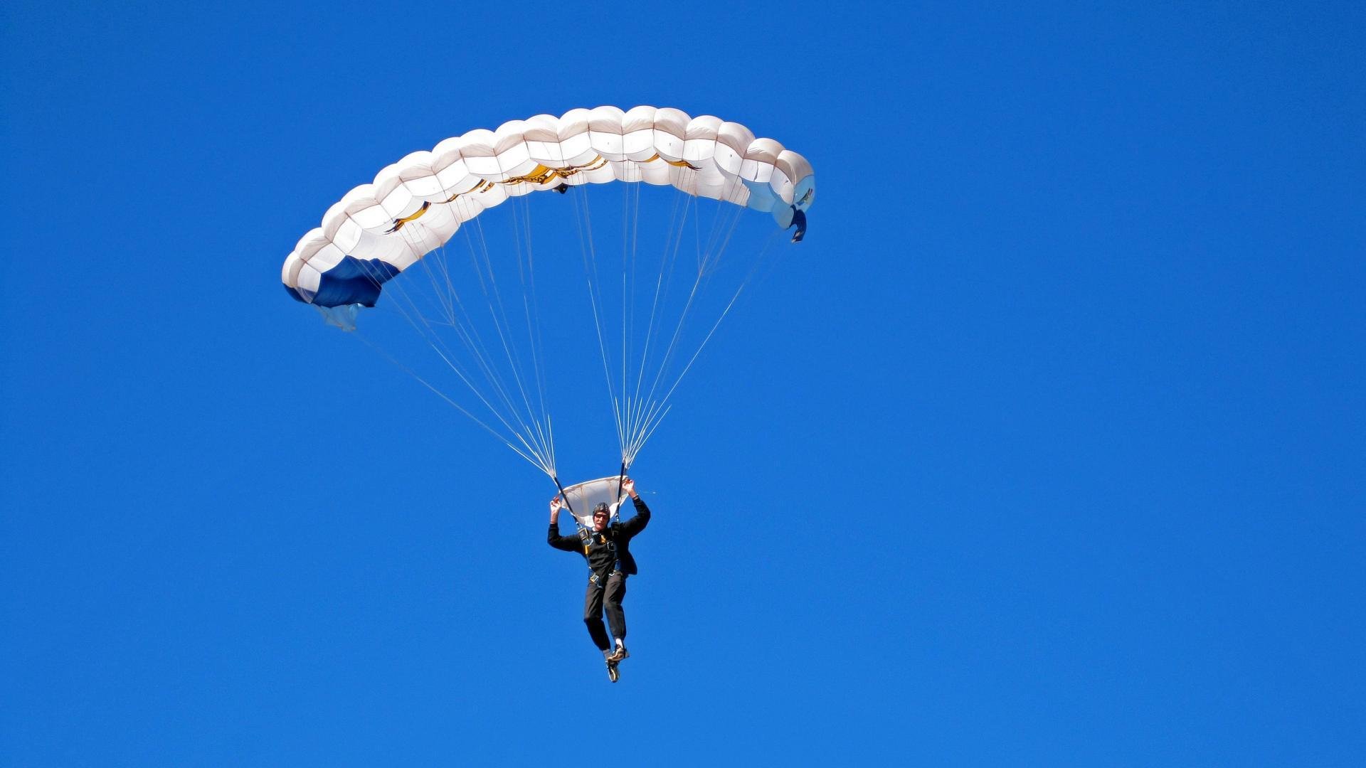 爱游戏在线娱乐官网-田径赛场加入风压感知设备模拟实战条件，田径运动中测风速